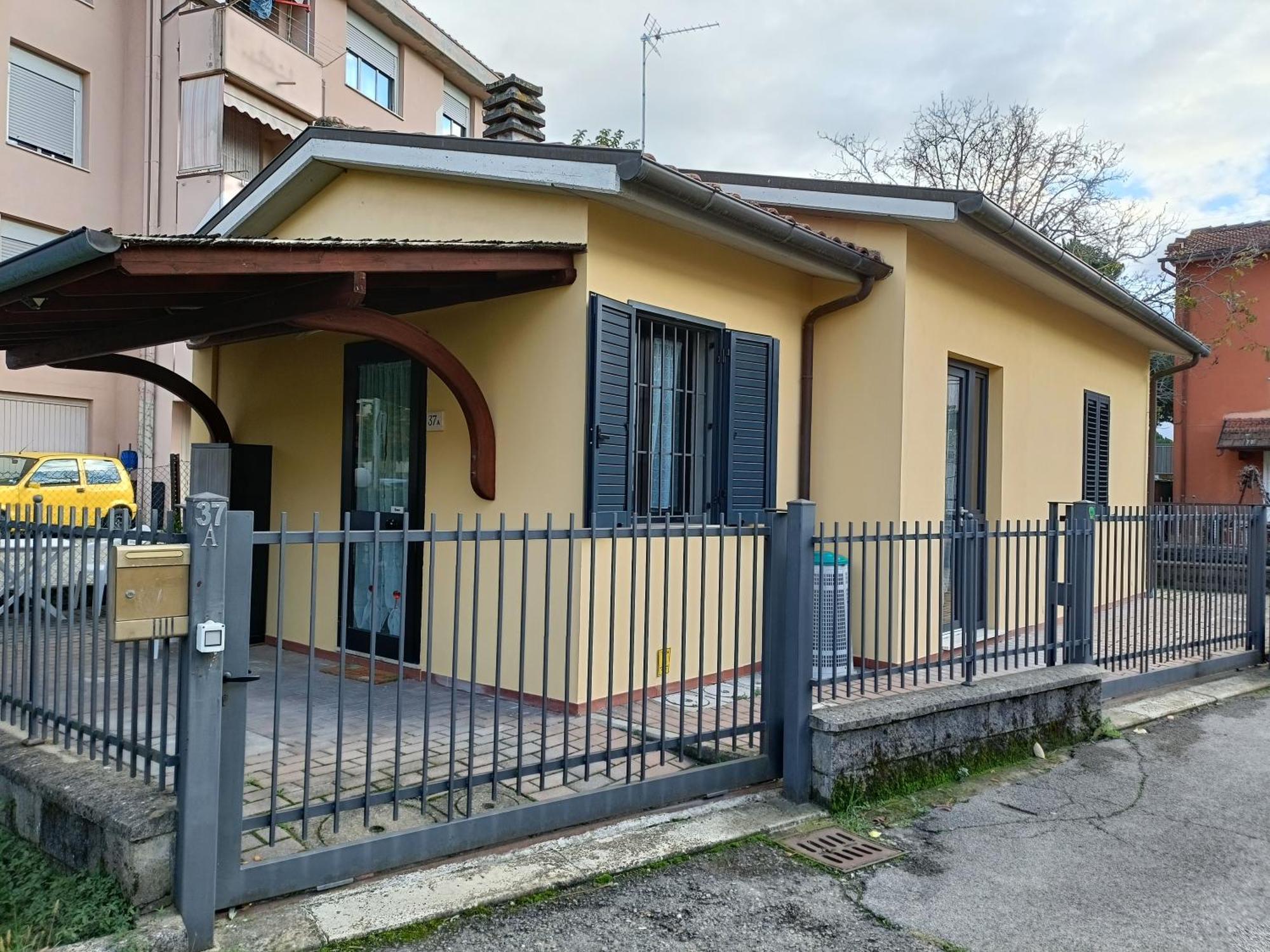 דירות ארצו A Casa Di Amici מראה חיצוני תמונה